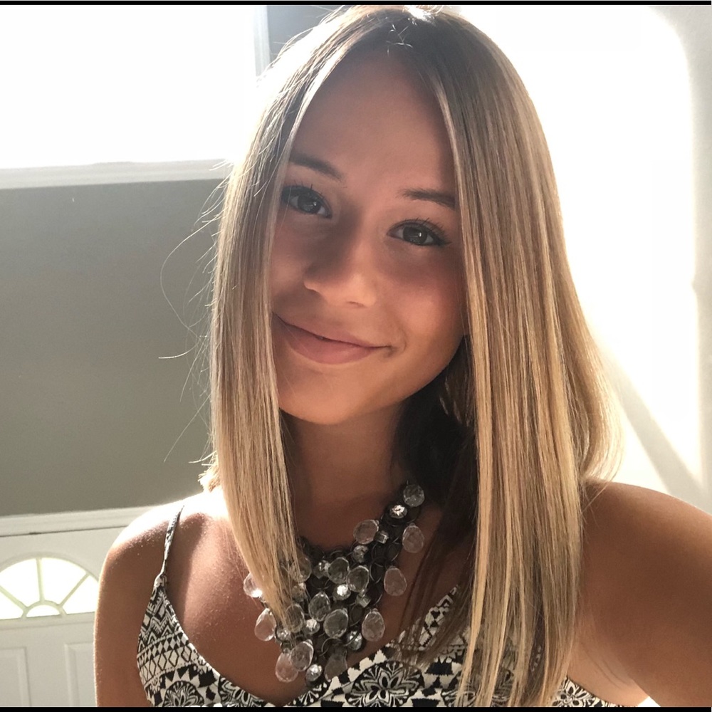 Meet your Posher, Daniela